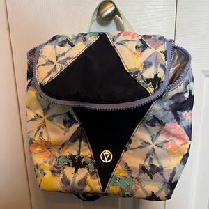 Ivivva insulated lunch pal